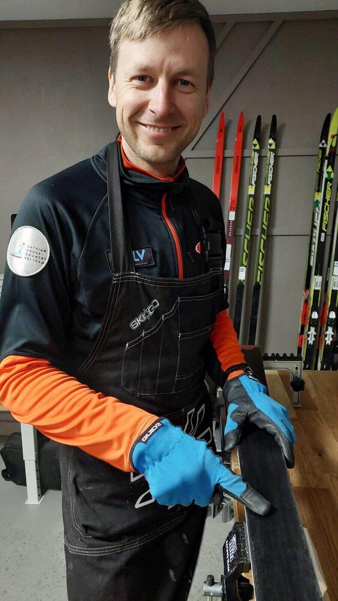 Ingmar Briedis, Chief Ski technician who will renew your skis as brand new.